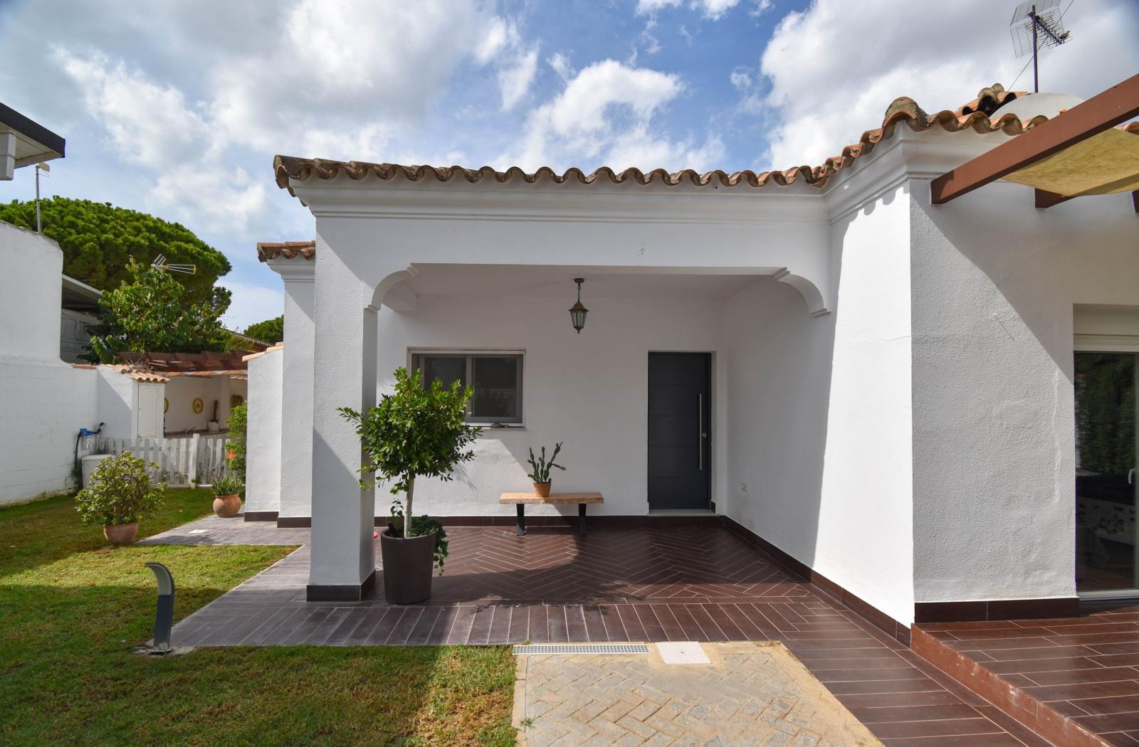 Villa for Sale in Chiclana de la Frontera