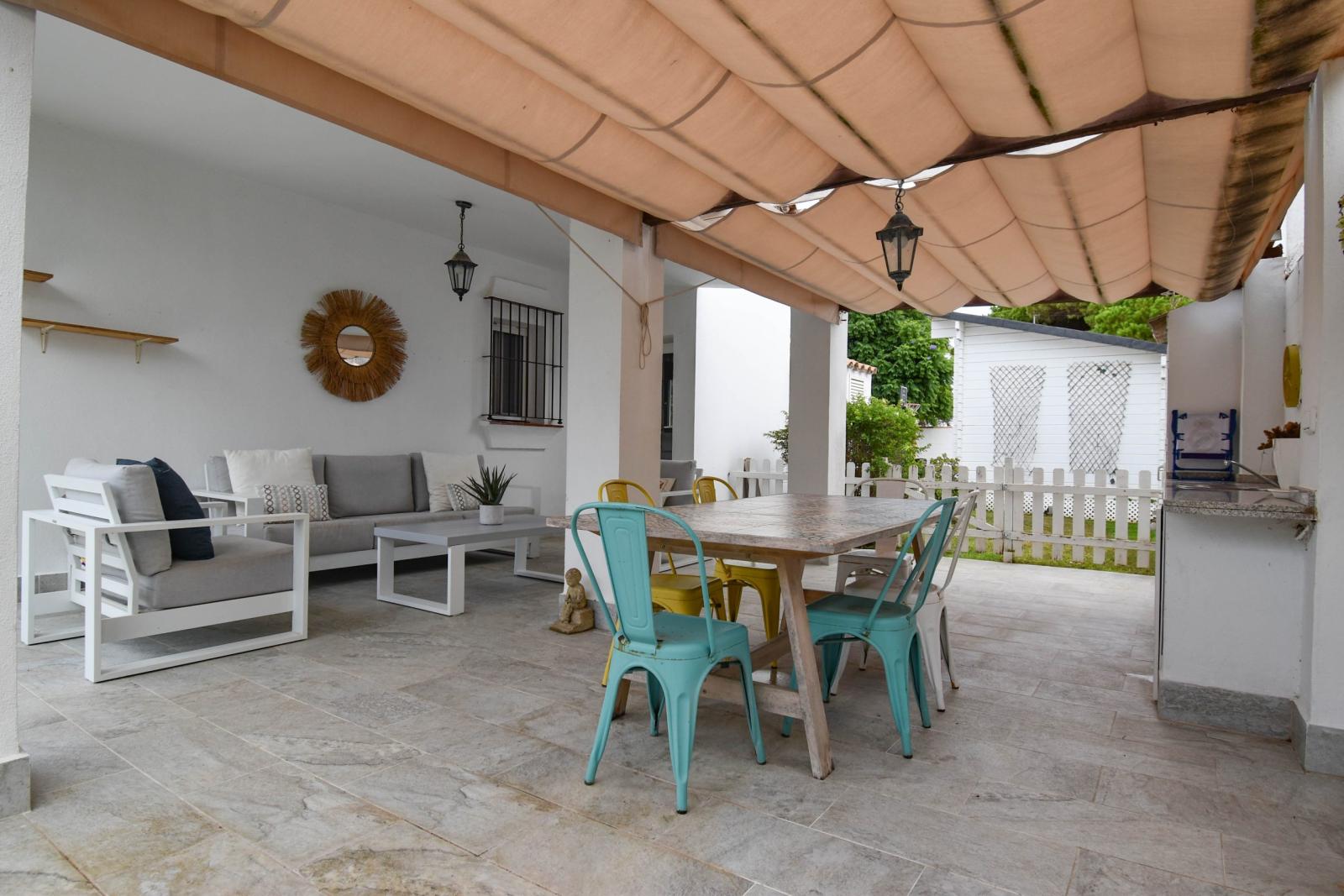 Villa for Sale in Chiclana de la Frontera