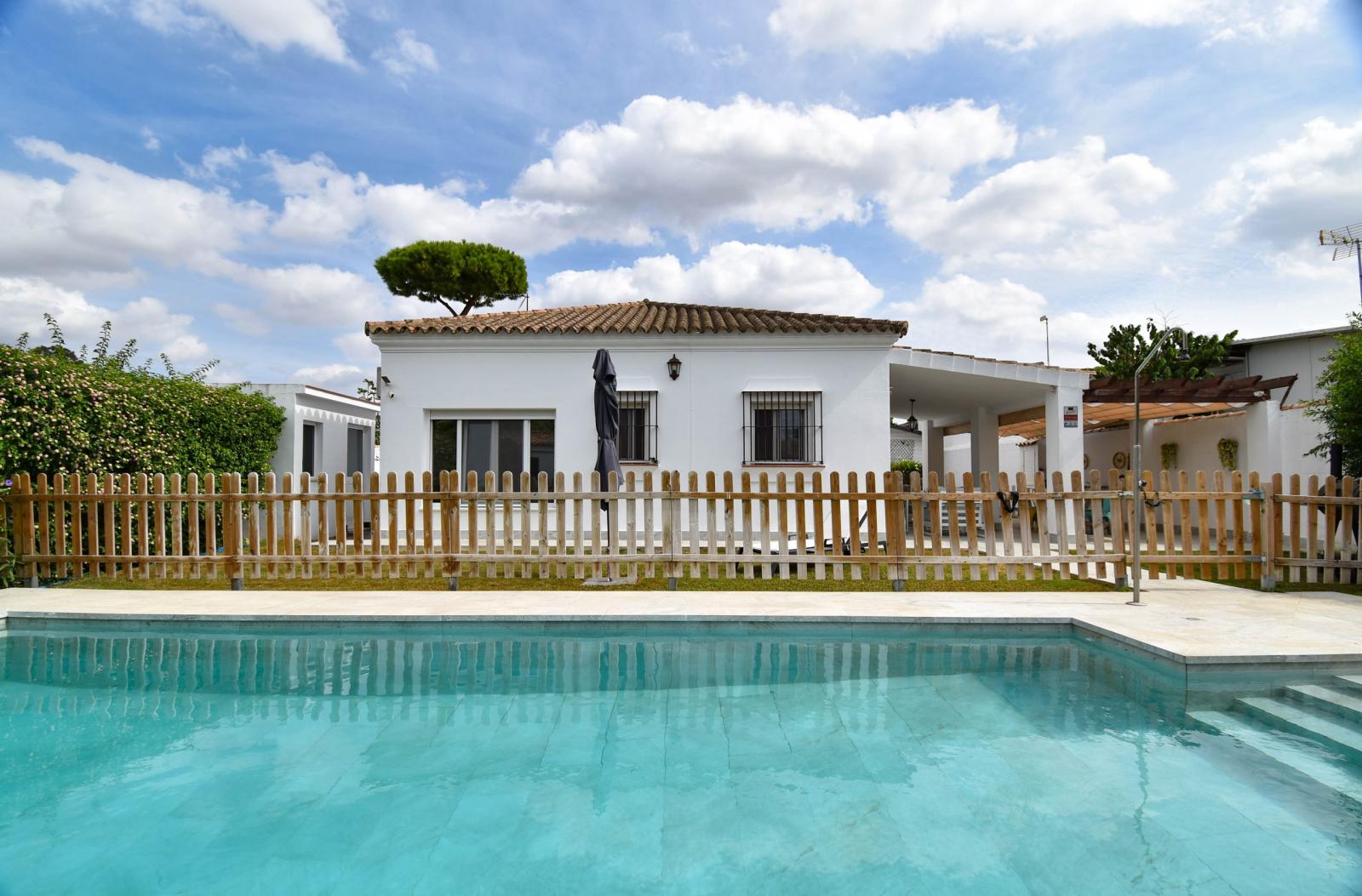 Villa for Sale in Chiclana de la Frontera