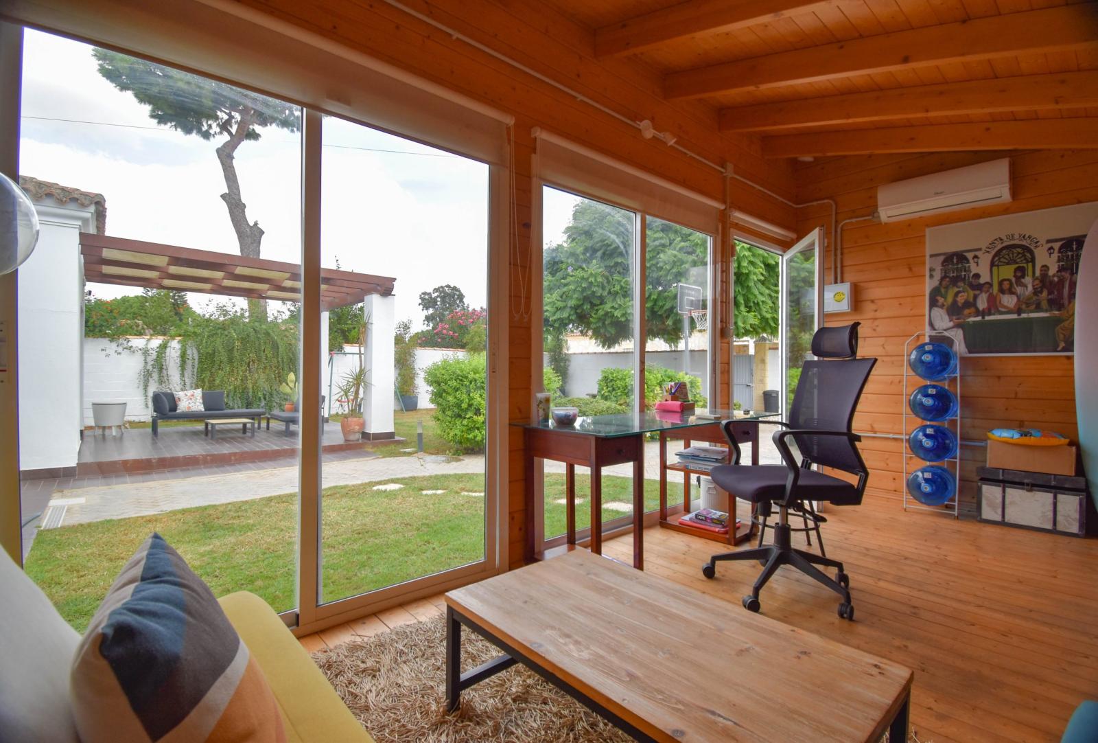 Villa for Sale in Chiclana de la Frontera