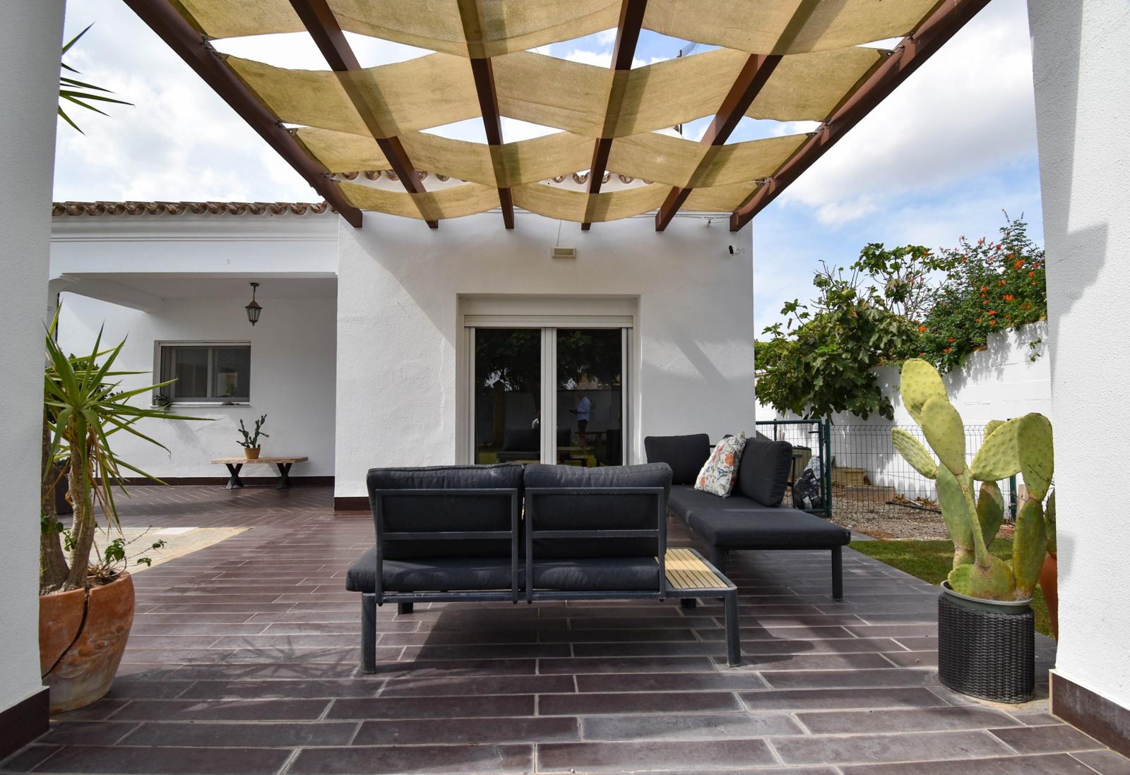Villa for Sale in Chiclana de la Frontera