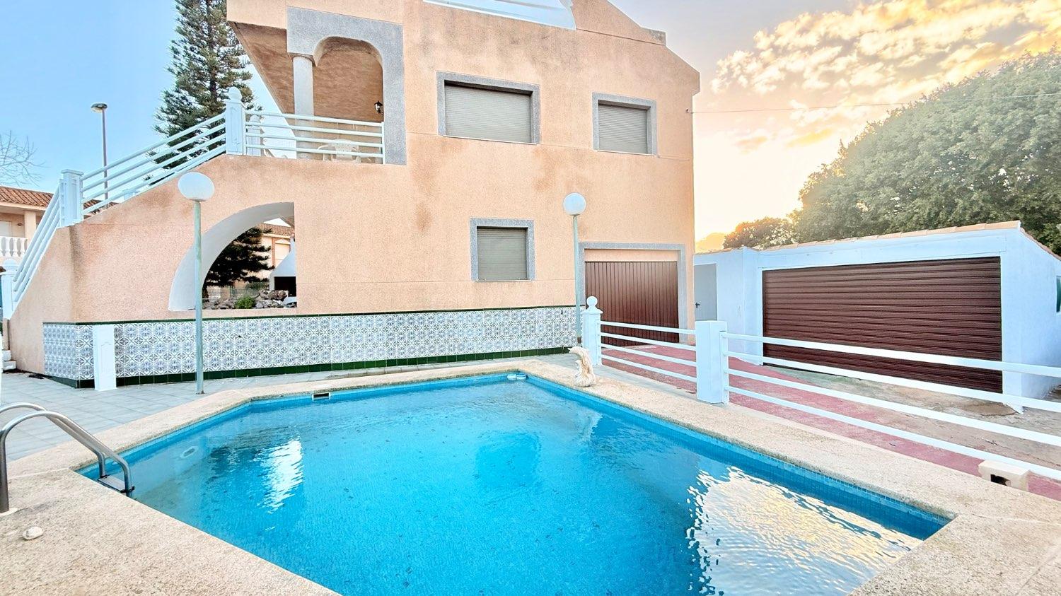 Chalet for Sale in Cartagena