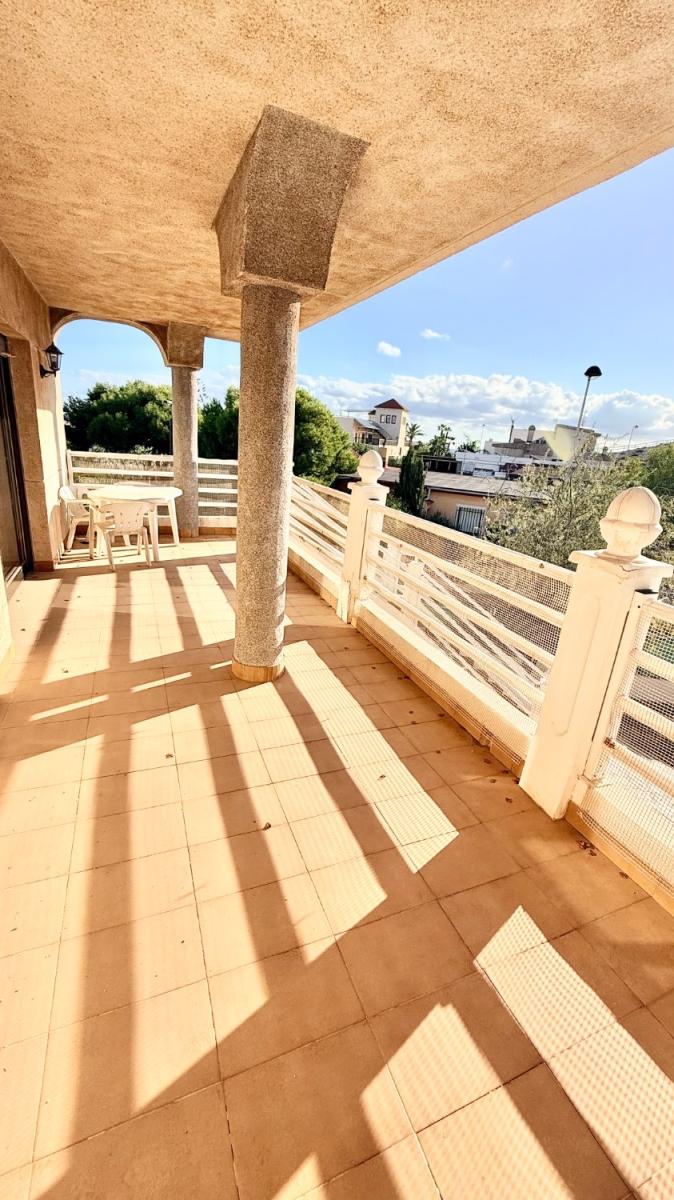 Chalet for Sale in Cartagena