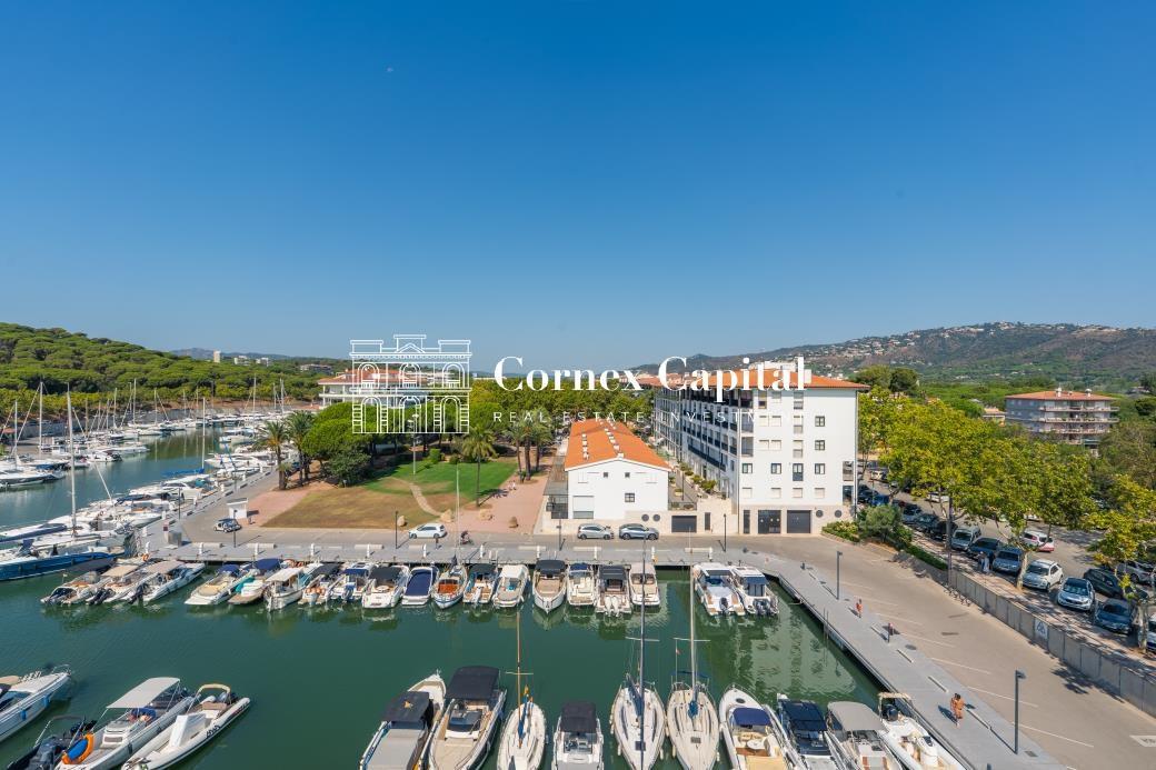 Apartment for Sale in Castell-Platja d'Aro