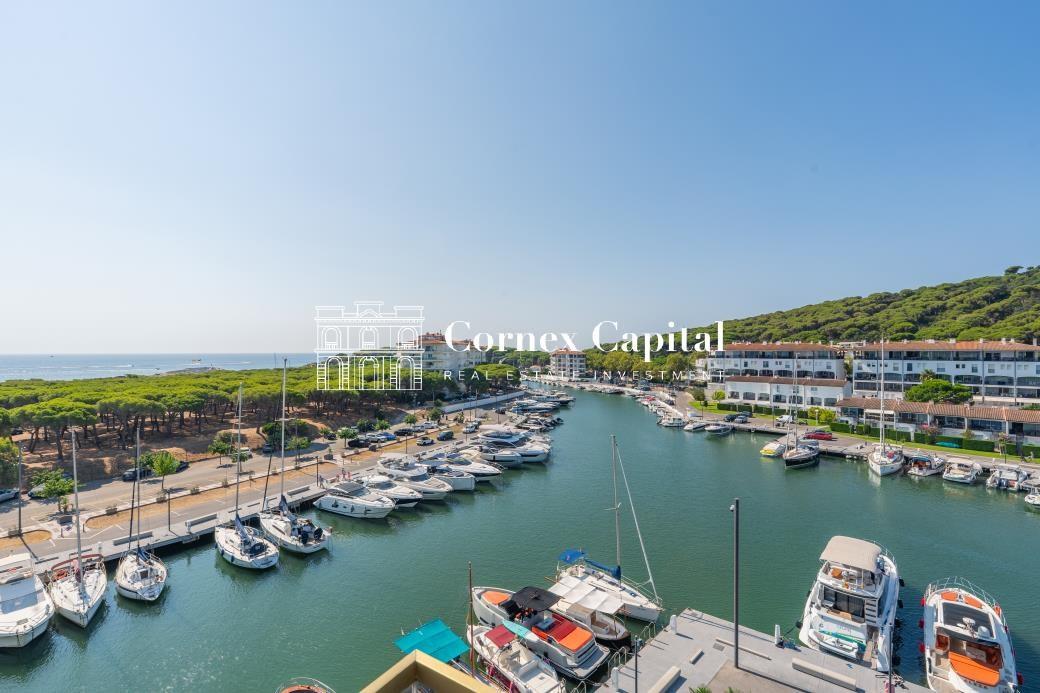 Apartment for Sale in Castell-Platja d'Aro