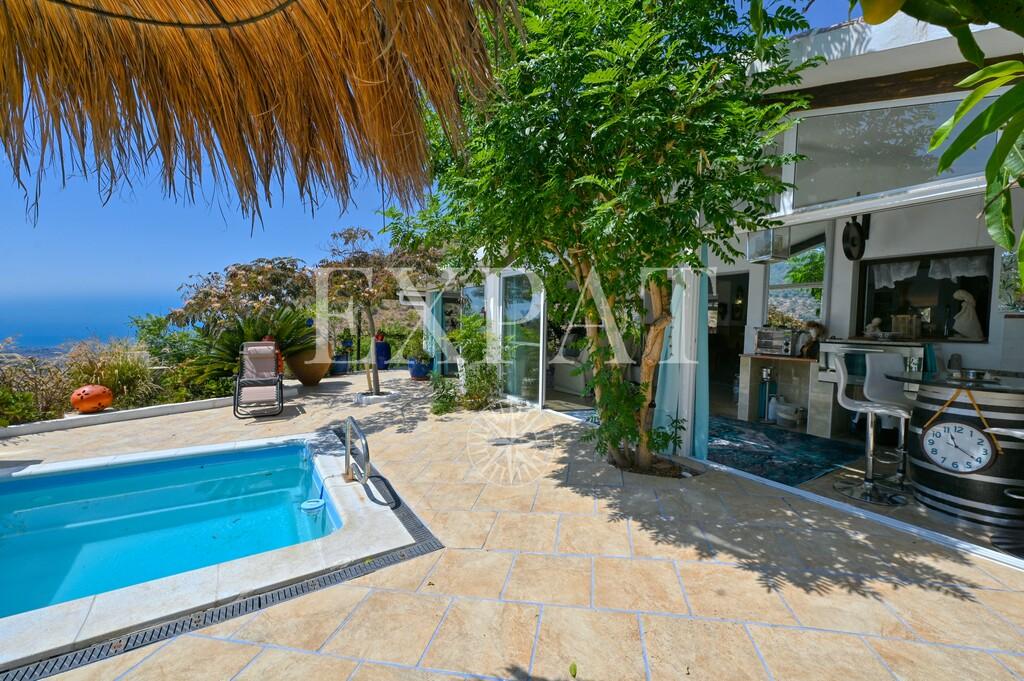 House for Sale in Arenas