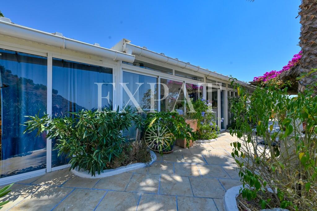 House for Sale in Arenas