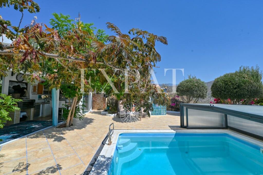 House for Sale in Arenas