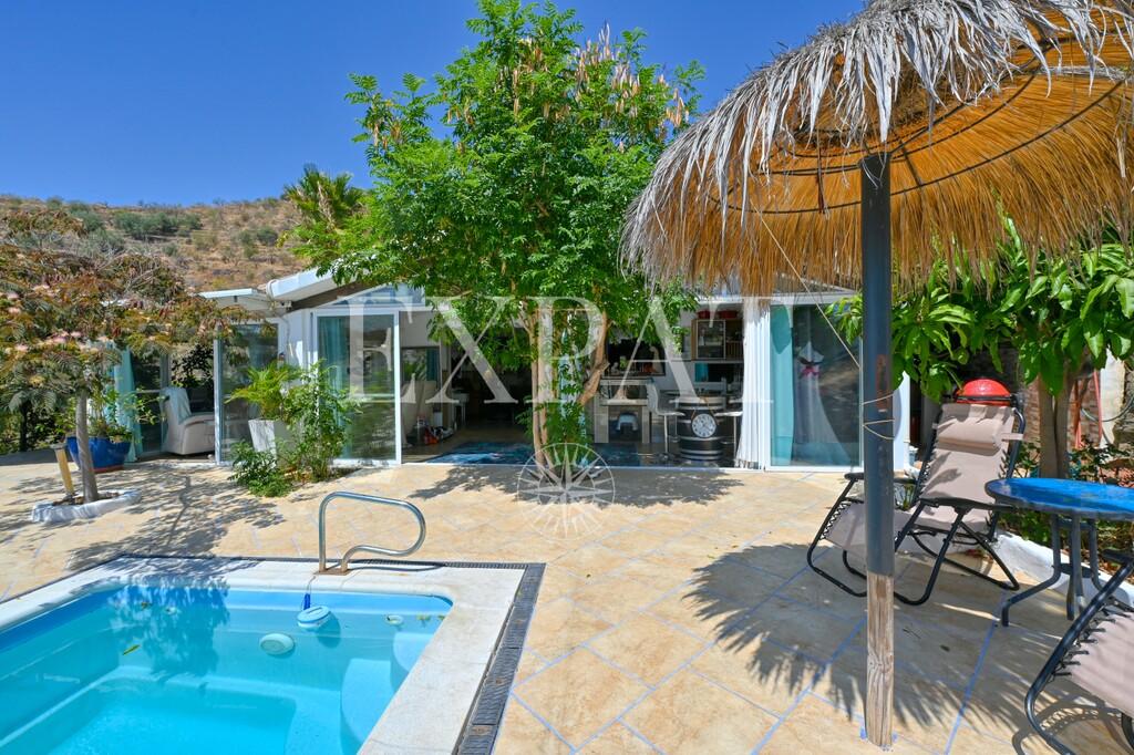 House for Sale in Arenas