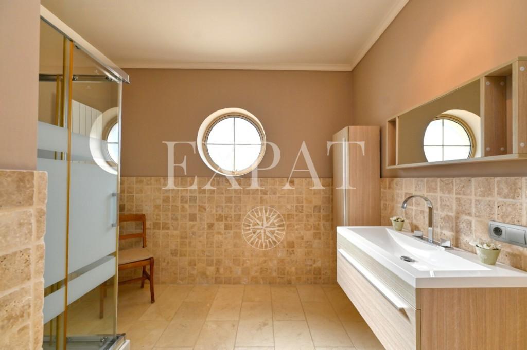 House for Sale in Arenas