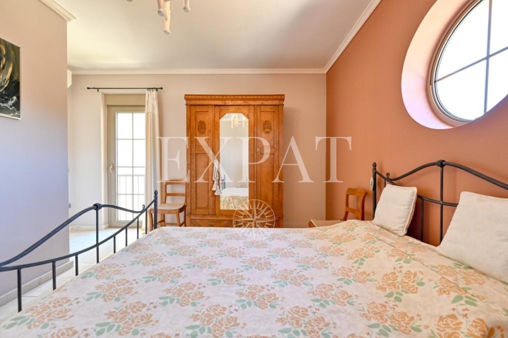 House for Sale in Arenas