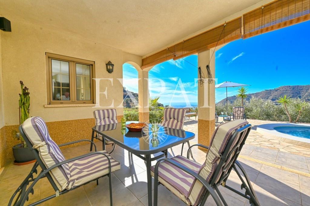 House for Sale in Arenas
