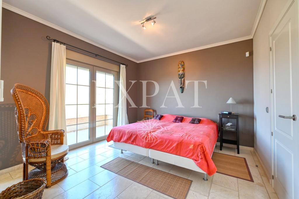 House for Sale in Arenas