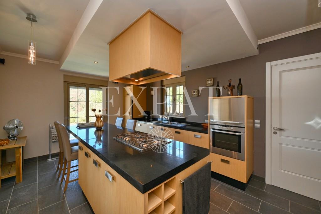 House for Sale in Arenas