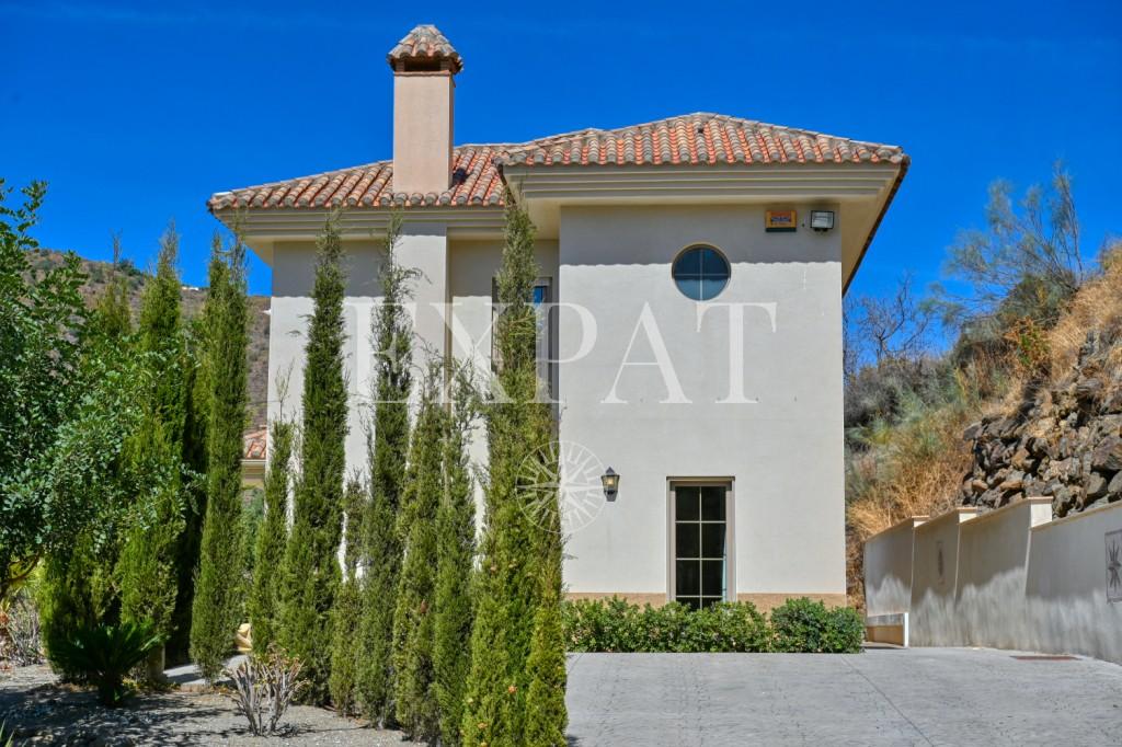 House for Sale in Arenas