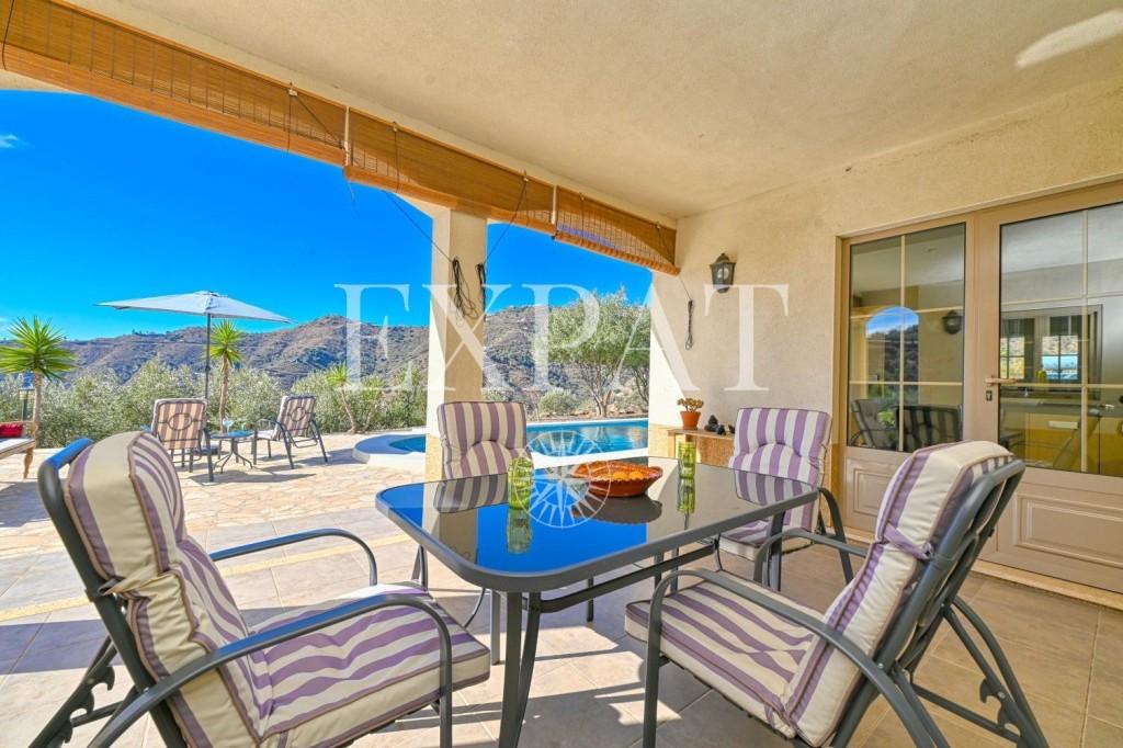 House for Sale in Arenas