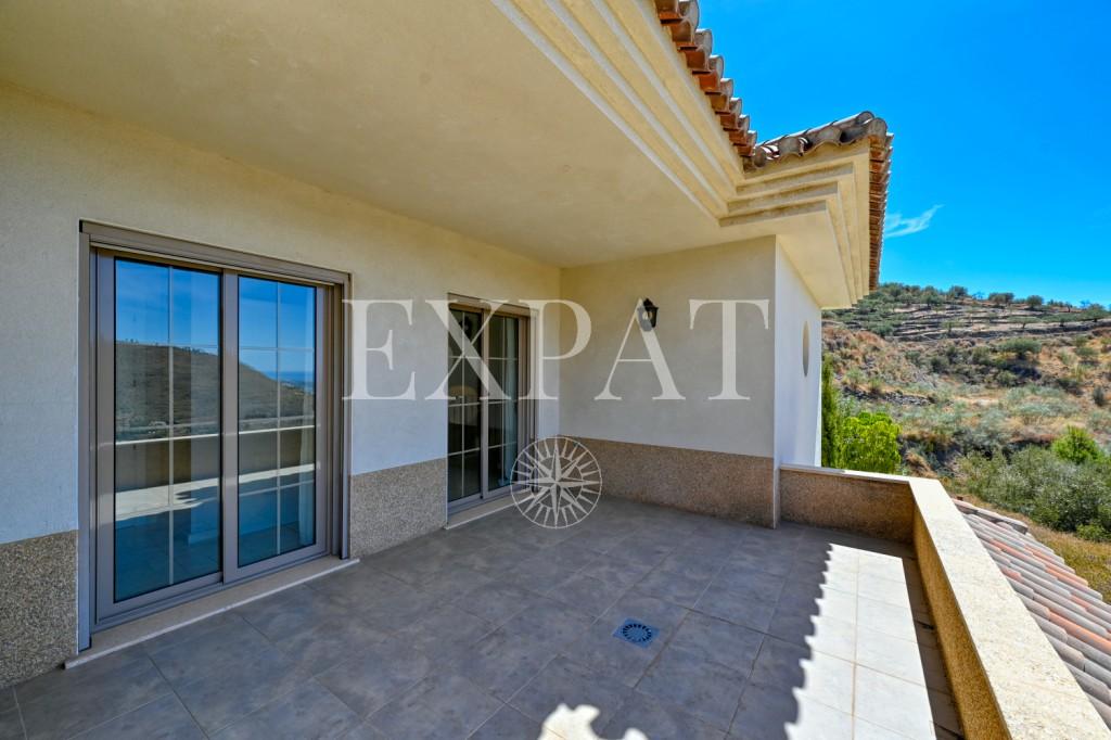 House for Sale in Arenas