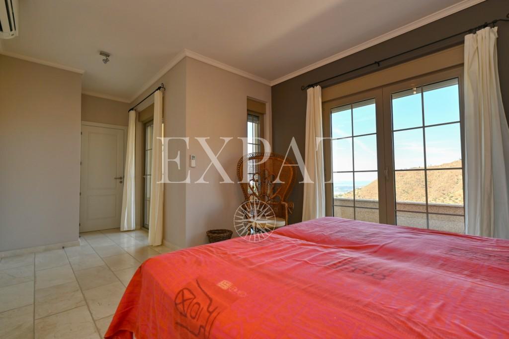 House for Sale in Arenas
