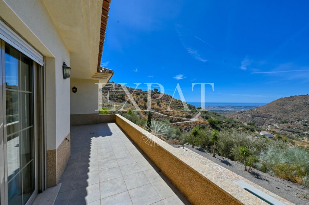 House for Sale in Arenas
