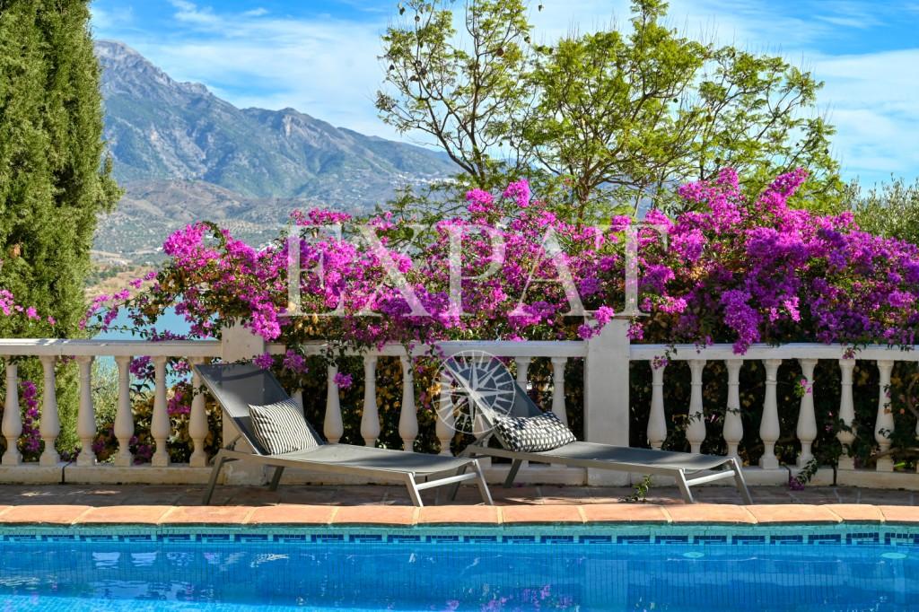 House for Sale in Viñuela