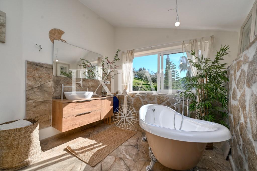 Casa en Venta en Cómpeta
