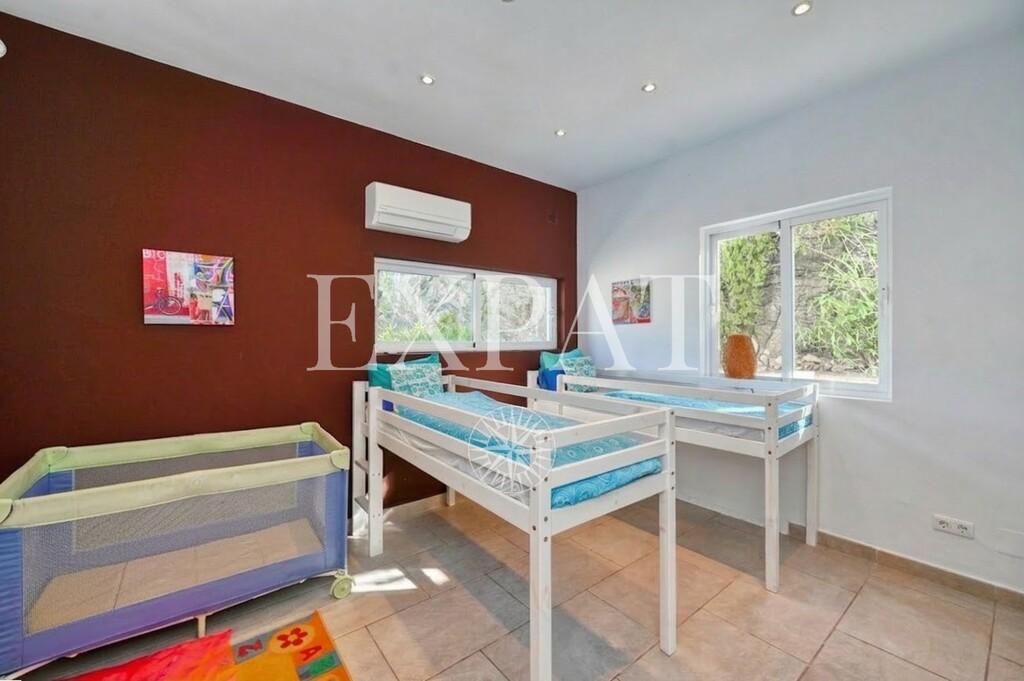 Villa for Sale in Arenas