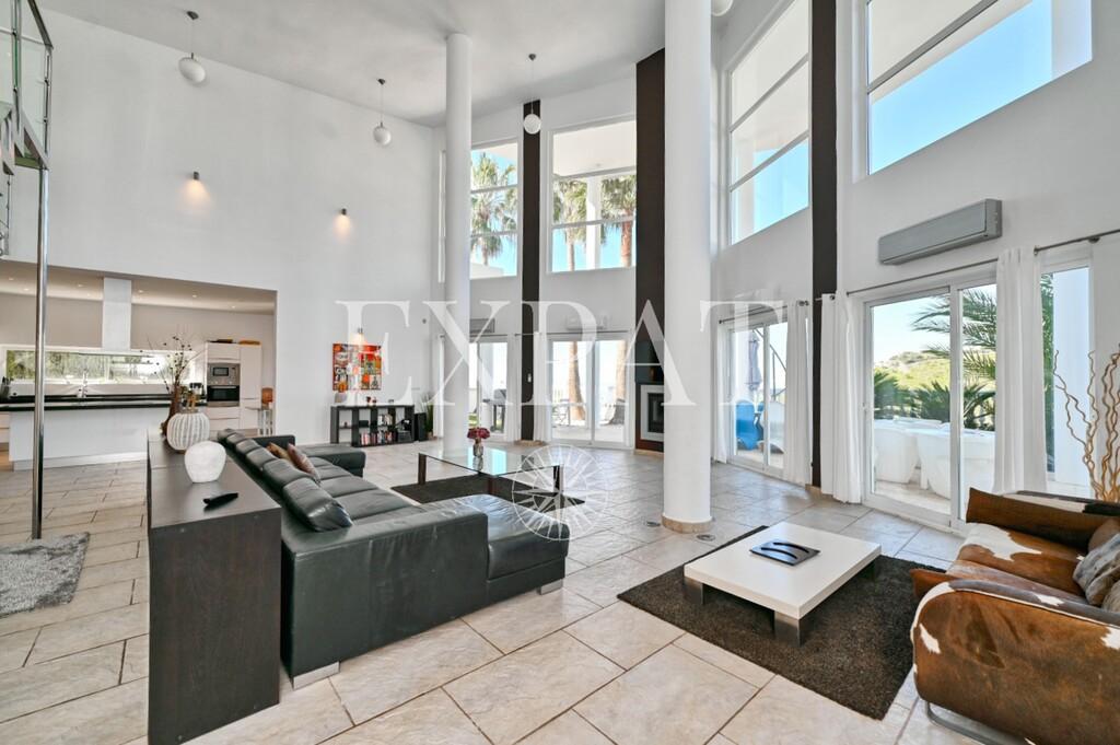 Villa for Sale in Arenas