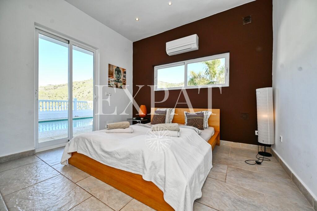 Villa for Sale in Arenas
