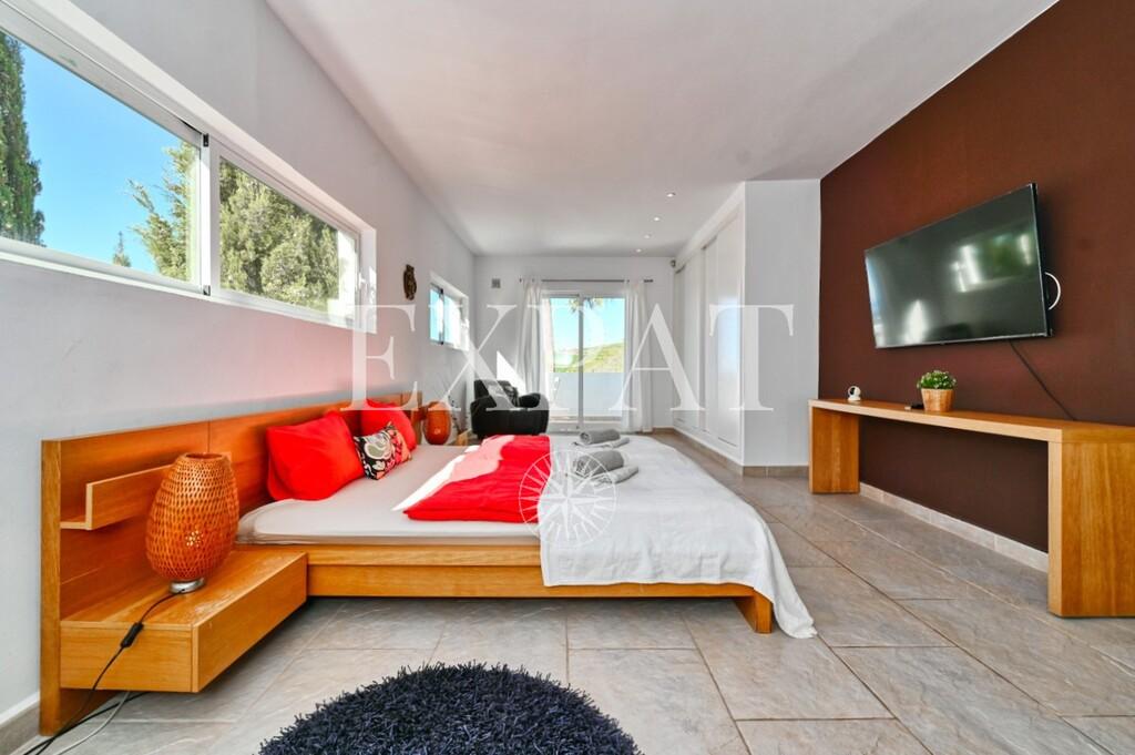 Villa for Sale in Arenas