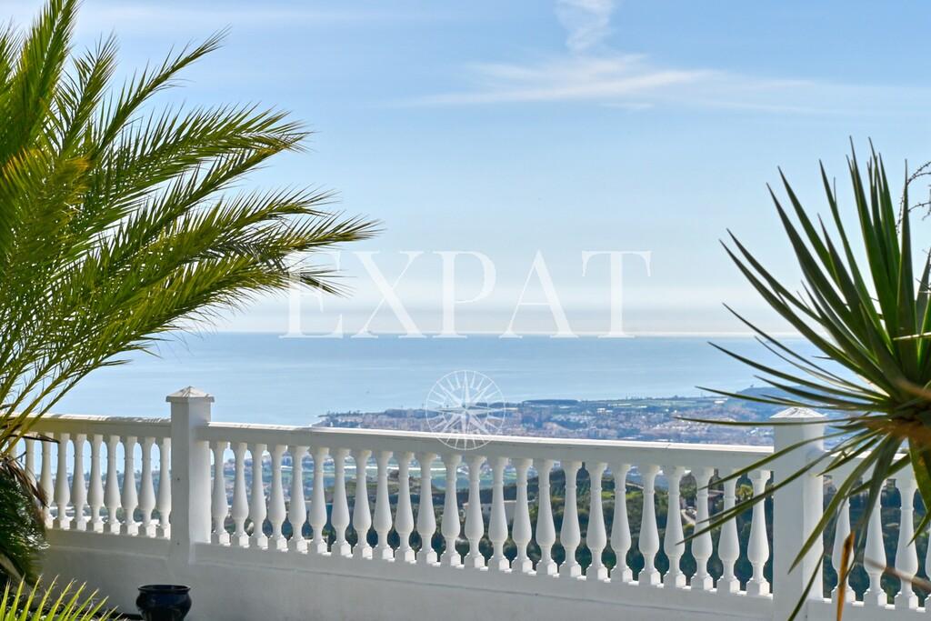 Villa for Sale in Arenas
