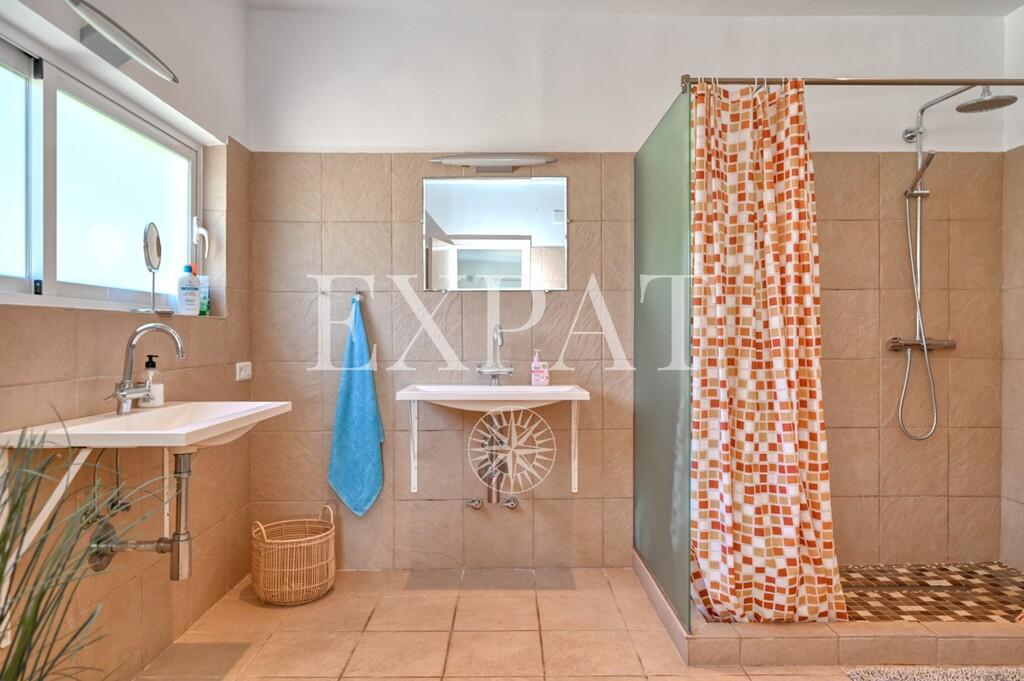Villa for Sale in Arenas