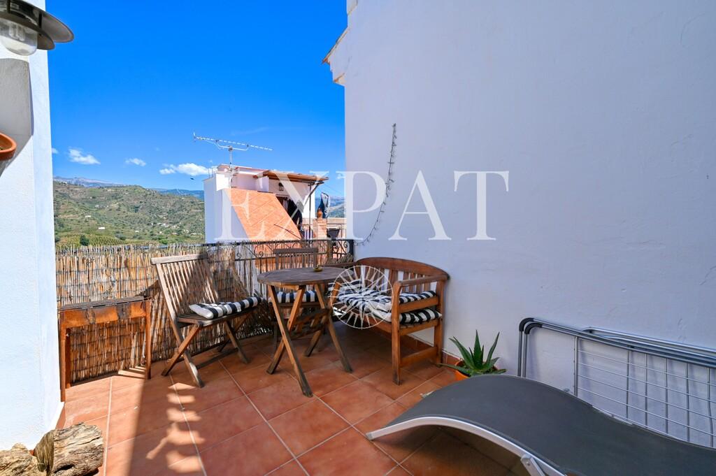 House for Sale in Sayalonga