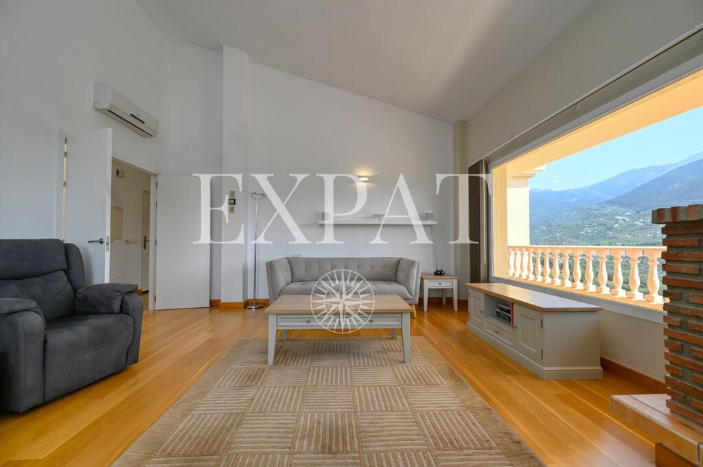 Casa en Venta en Alcaucín