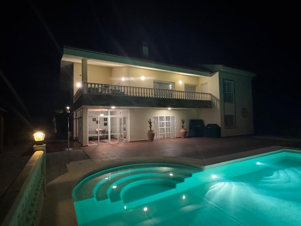 Casa en Venta en Alcaucín