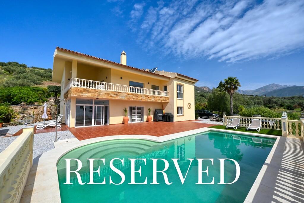 Casa en Venta en Alcaucín
