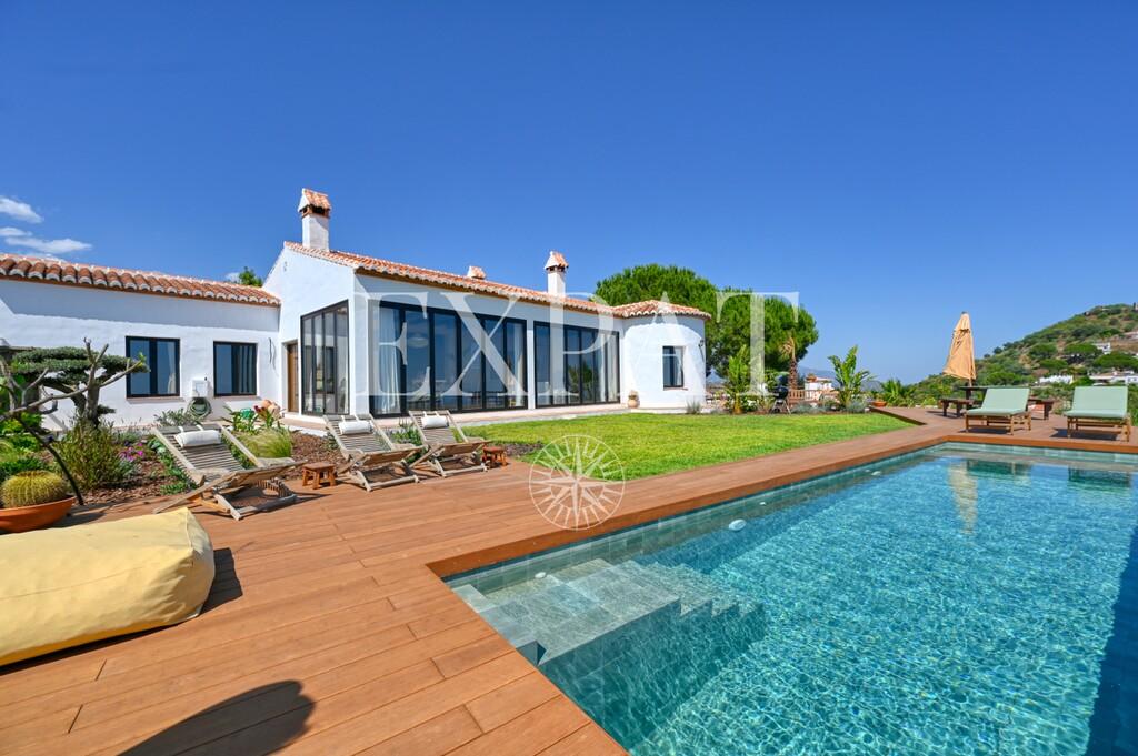 House for Sale in Algarrobo