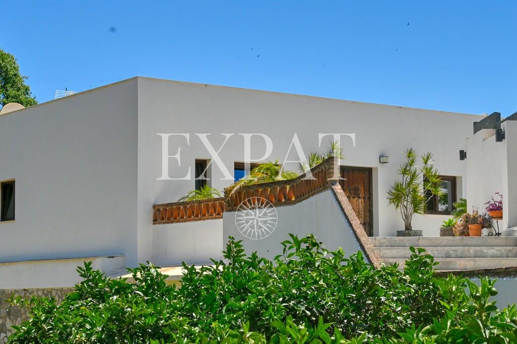Villa for Sale in Benalmádena