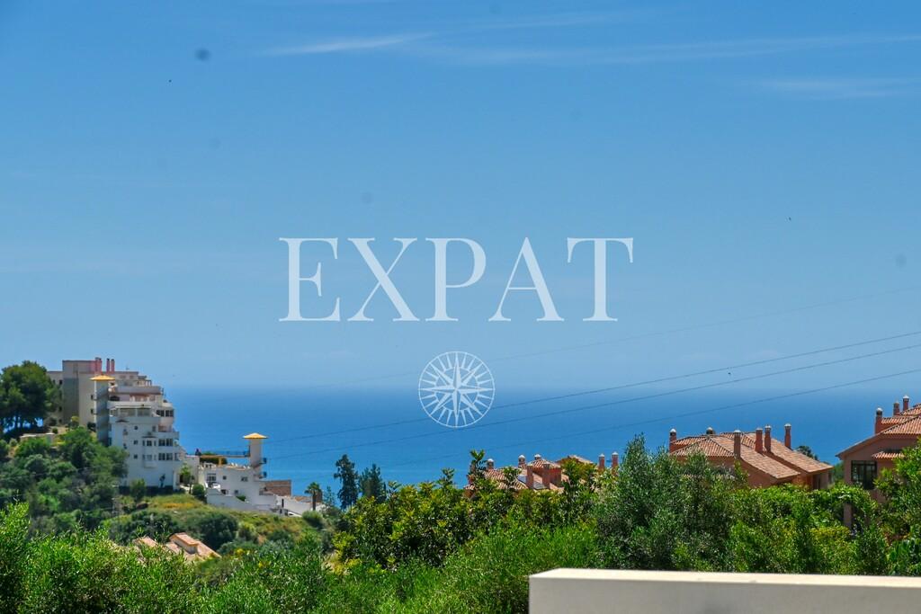 Villa for Sale in Benalmádena