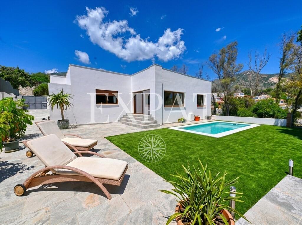Villa for Sale in Benalmádena
