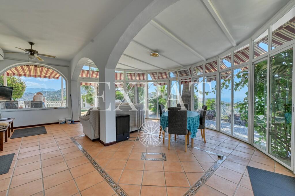 House for Sale in Arenas