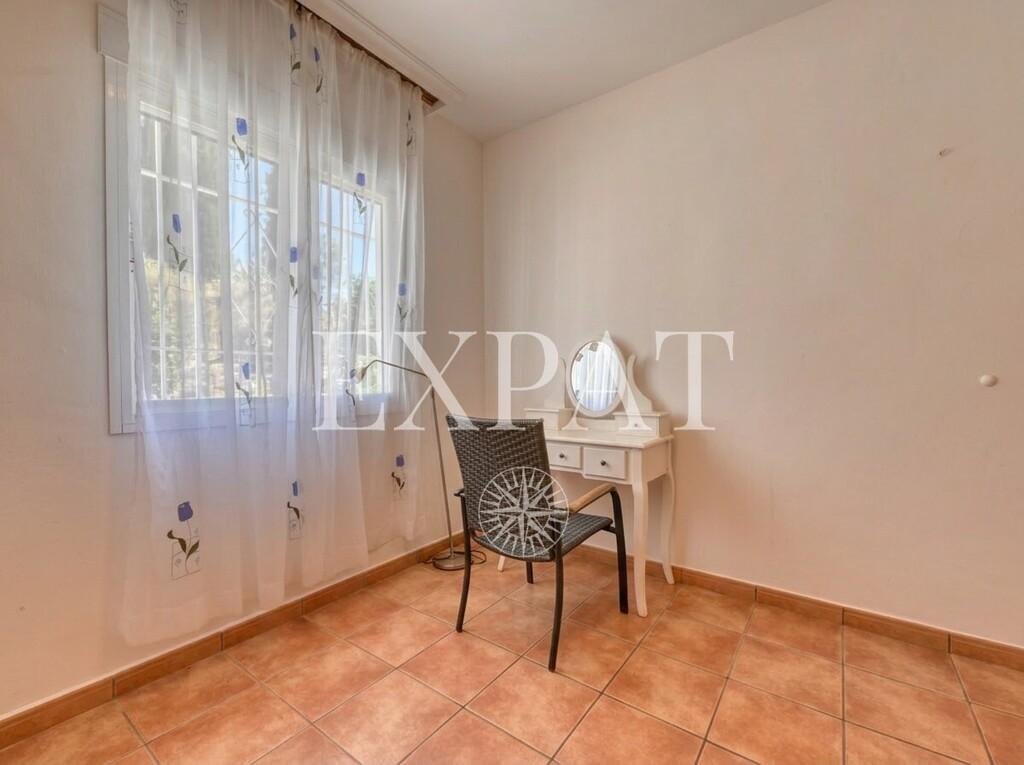 House for Sale in Arenas