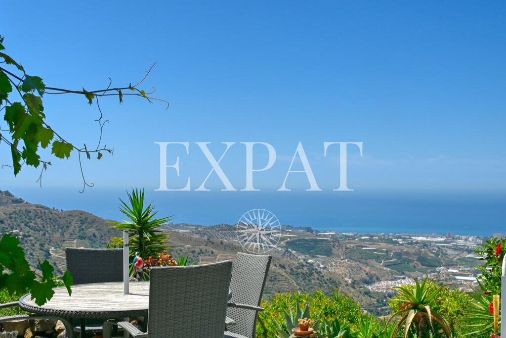House for Sale in Arenas