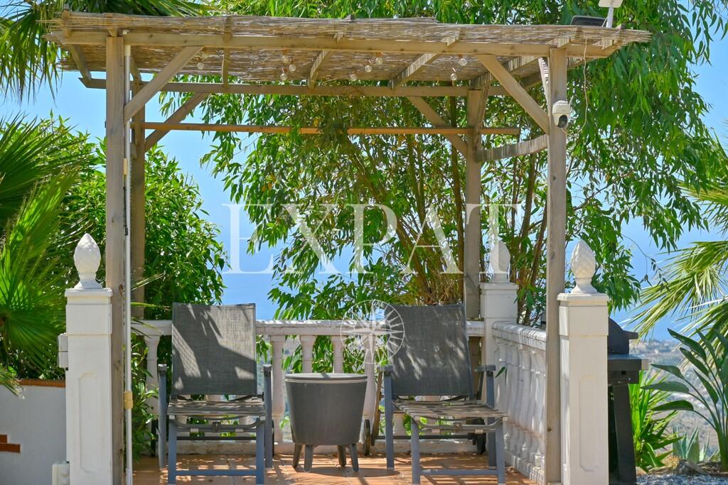 House for Sale in Arenas