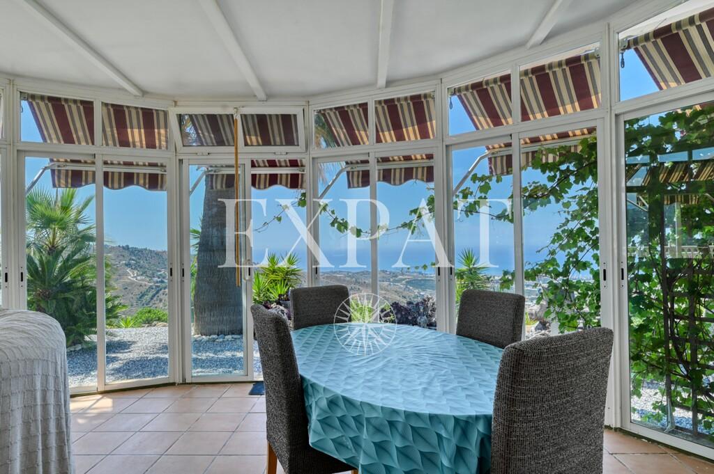 House for Sale in Arenas