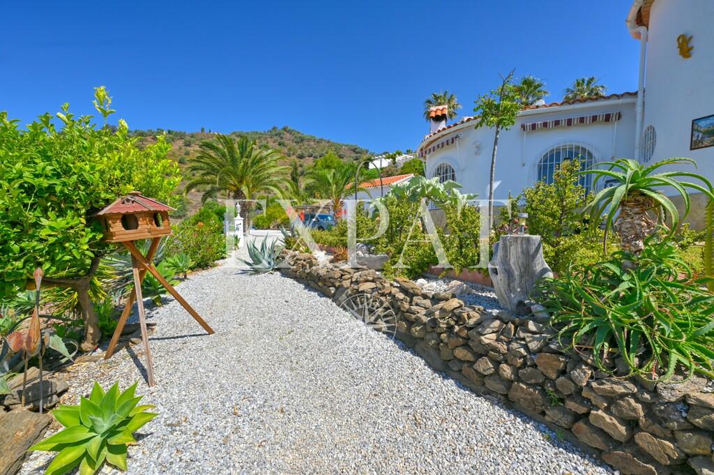 House for Sale in Arenas