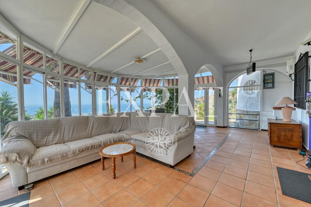 House for Sale in Arenas