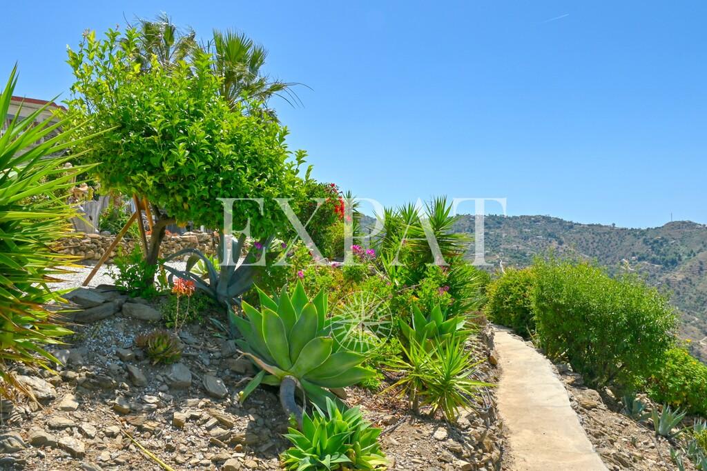 House for Sale in Arenas