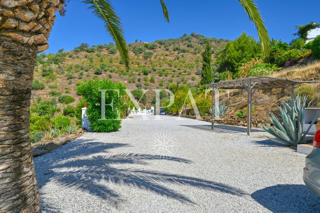House for Sale in Arenas
