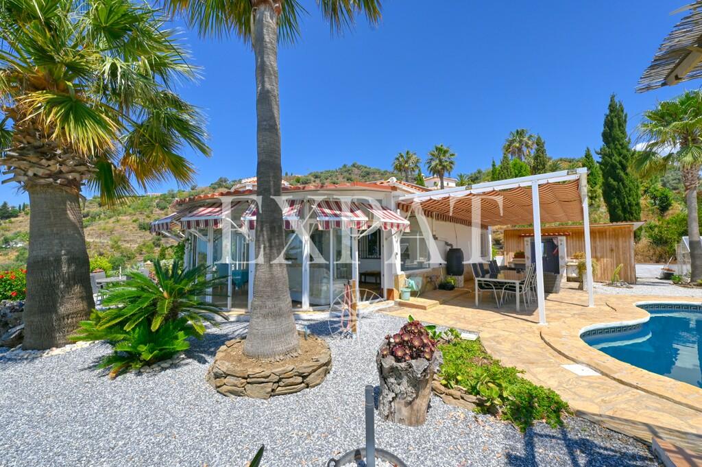 House for Sale in Arenas