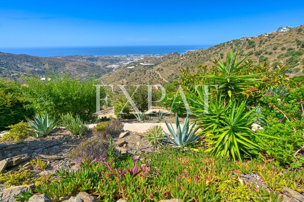 House for Sale in Arenas